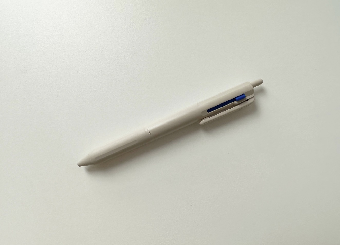3colors pen 0.7mm_grey beige